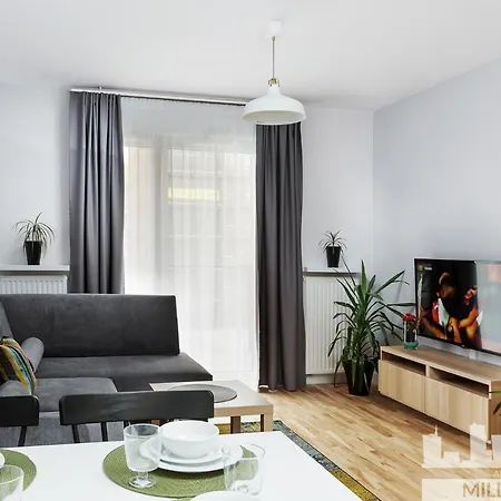 Millennium Manufaktura Blue * Varşova